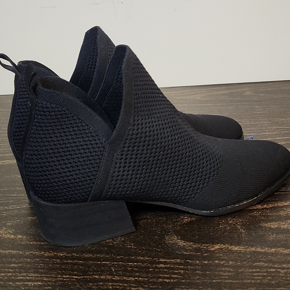 Eileen Fisher Black Knit Ankle Booties, Size 9.5 Stretch Pull-On - Picture 2 of 6